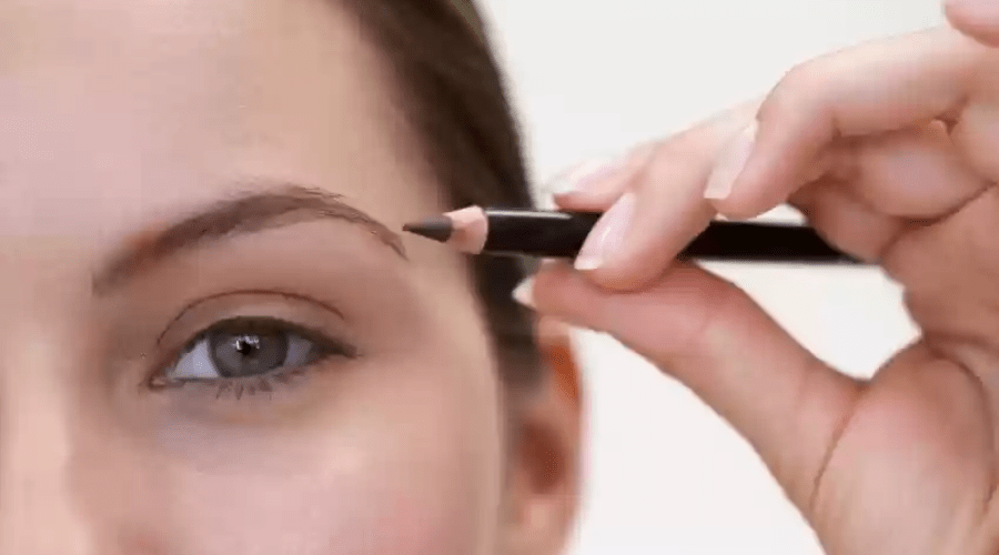 WarumAugenbrauenstift und Puder Sind essenziell Für perfekte Augenbrauen?
